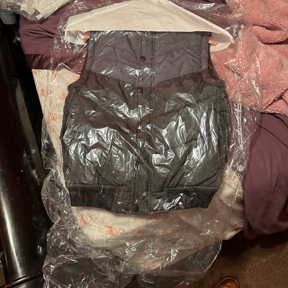 VALOR Black Quilted Vest